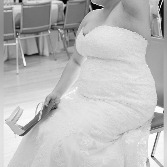 Essence of Australia Style D1846+ Plus Size Bridal Gown US Size 24, Altered - Picture 3 of 7